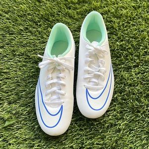 Unisex Mercurial soccer shoes, size 7, white with green, Nike brand